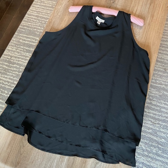 Layered sleeveless blouse - Picture 2 of 4